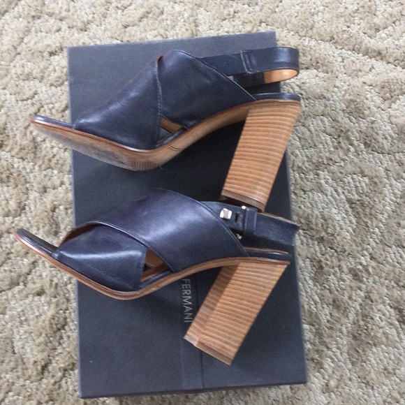 Alberto Fermani Navy Sandal - Picture 2 of 11